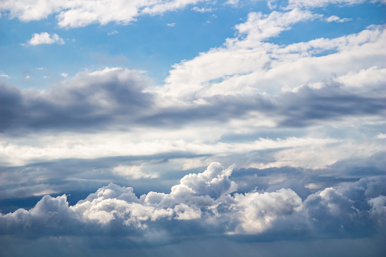 The Benefits of Air Purifiers in Improving Indoor Air Quality
