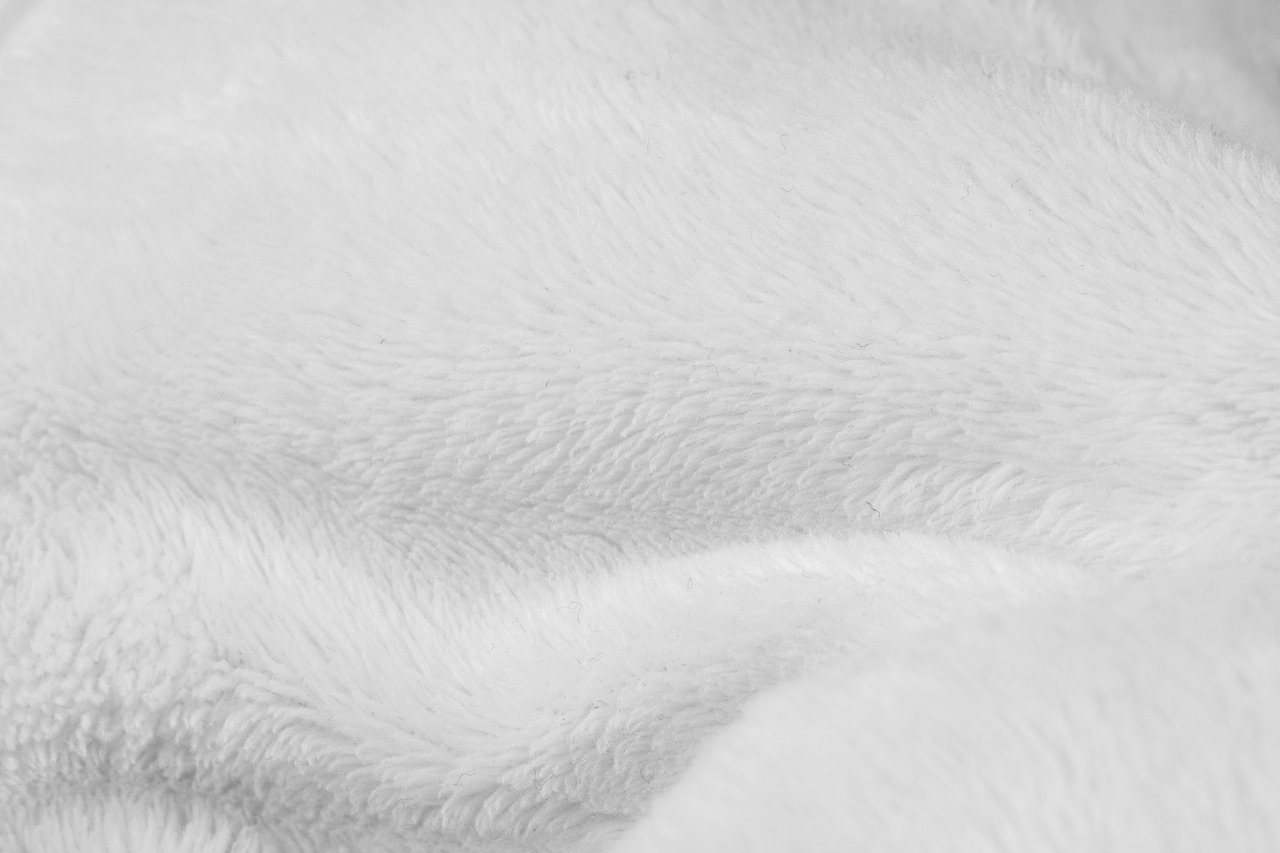 discover the benefits of fabric softeners to enhance the softness and freshness of your laundry. explore a variety of options to keep your clothes feeling luxurious and smelling amazing, while also reducing static cling and wrinkles.